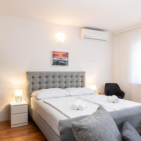 Seaside Guesthouse By Jr City Apartments Jadranovo Exterior photo