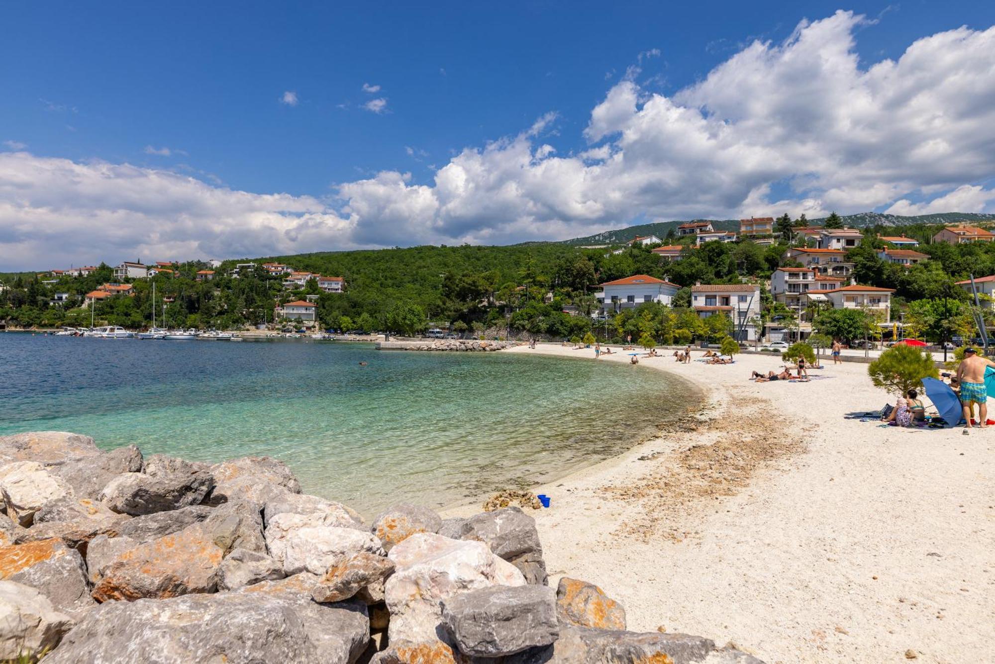 Seaside Guesthouse By Jr City Apartments Jadranovo Exterior photo