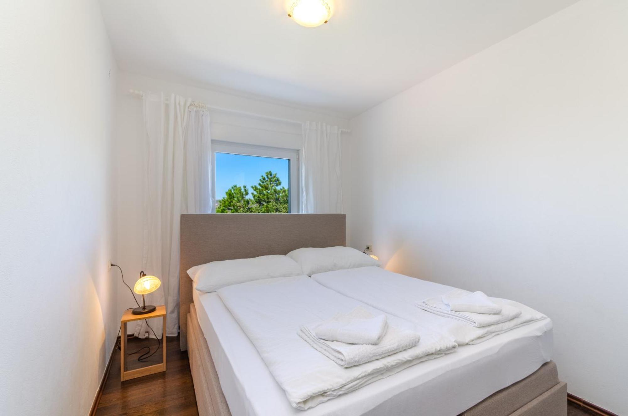 Seaside Guesthouse By Jr City Apartments Jadranovo Room photo
