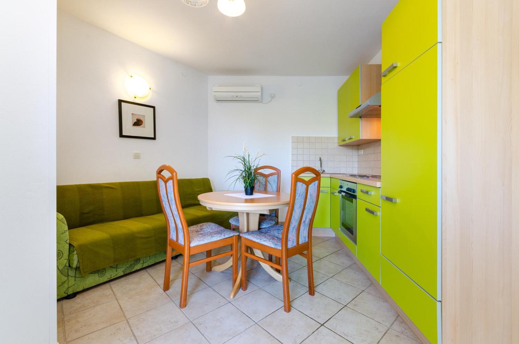 Seaside Guesthouse By Jr City Apartments Jadranovo Room photo